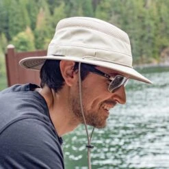 Sunday Afternoons Charter Escape Hat -Suday afternoons charter escape hat cream male fw20 2500px